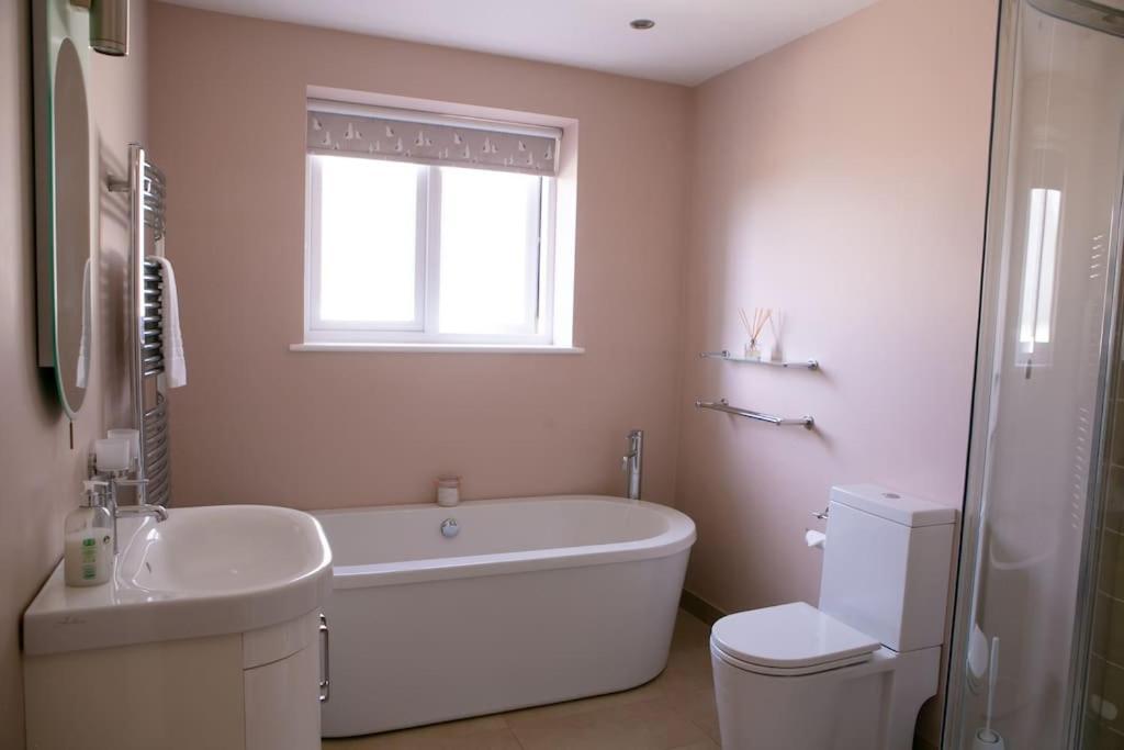 Wow I'M Living On The Beach. Luxury 4 Bed Sleeps 8 Pagham Buitenkant foto