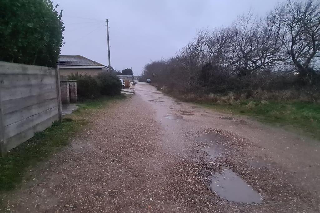 Wow I'M Living On The Beach. Luxury 4 Bed Sleeps 8 Pagham Buitenkant foto