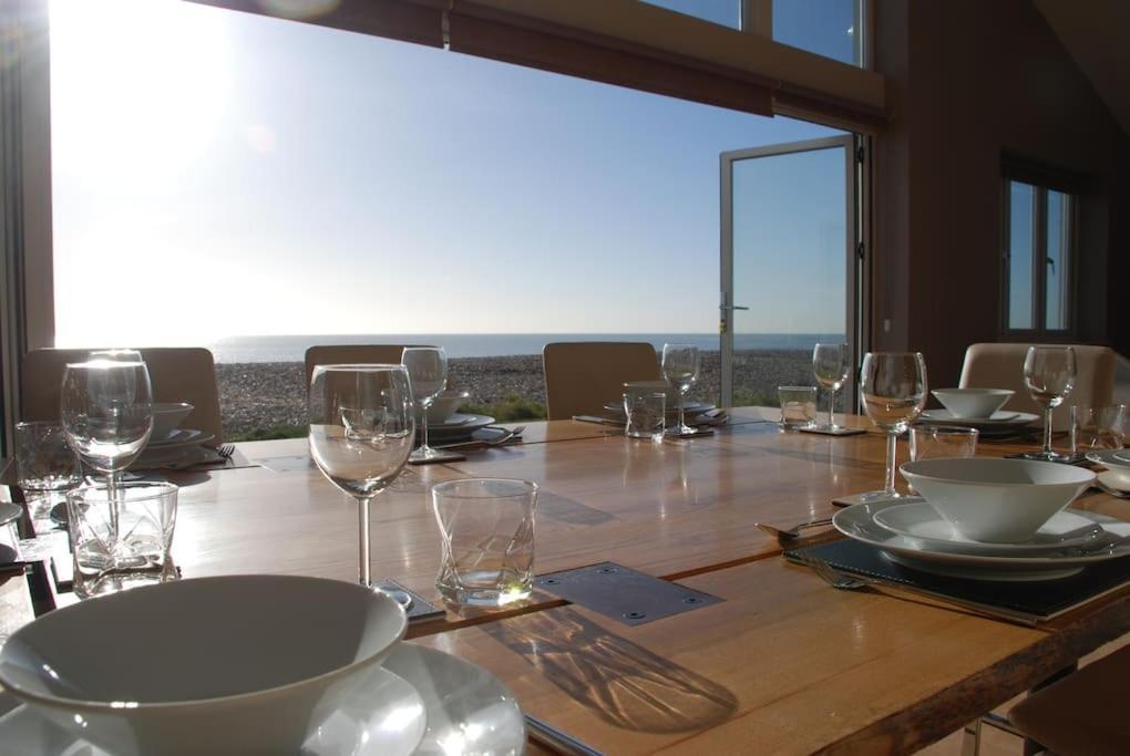 Wow I'M Living On The Beach. Luxury 4 Bed Sleeps 8 Pagham Buitenkant foto