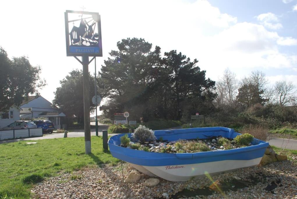 Wow I'M Living On The Beach. Luxury 4 Bed Sleeps 8 Pagham Buitenkant foto